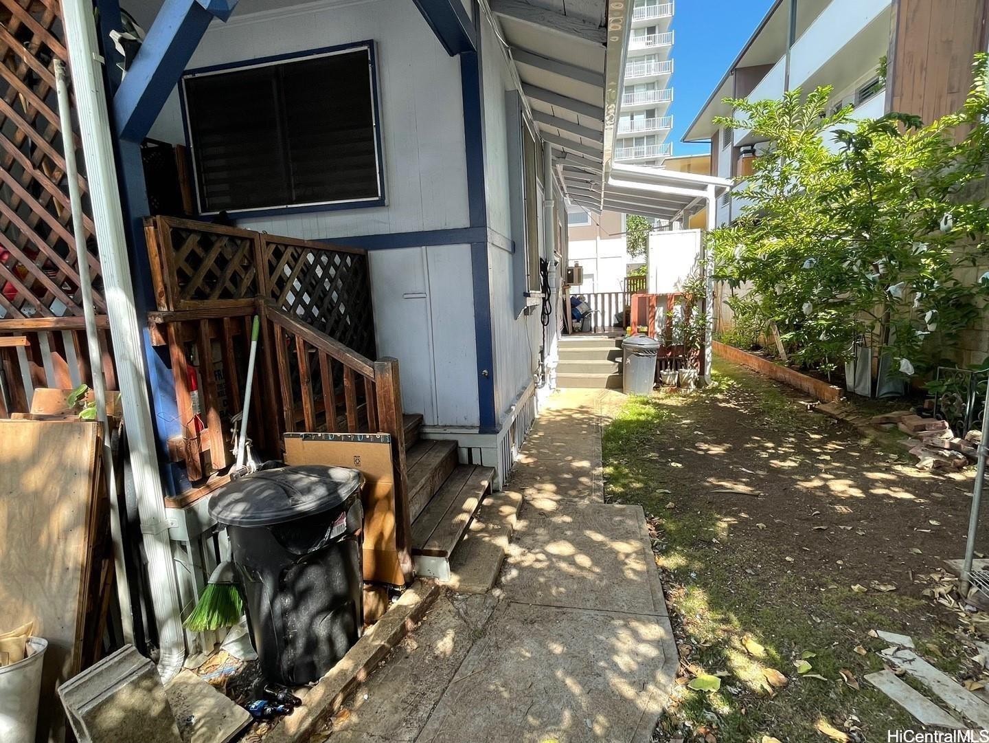 1542 Keeaumoku St Honolulu - Multi-family - photo 8 of 11