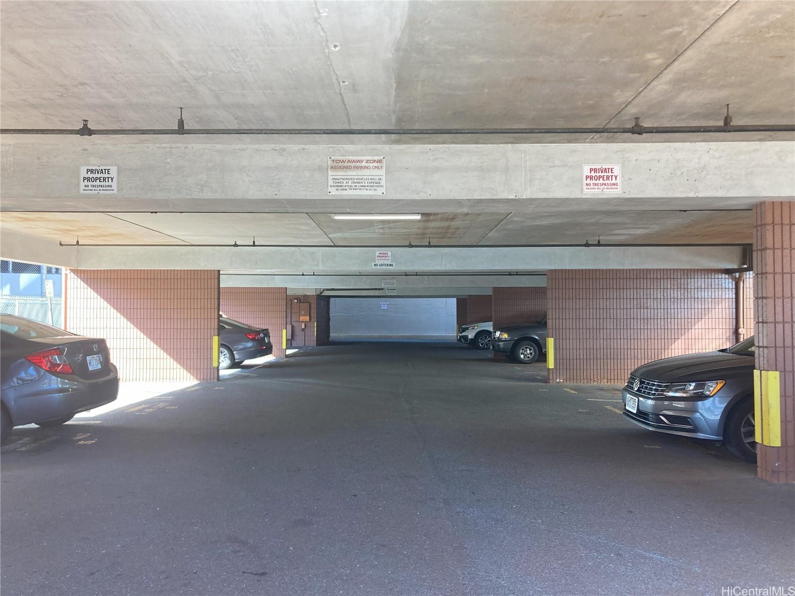 1542 Young Street Honolulu Oahu commercial real estate photo3 of 24