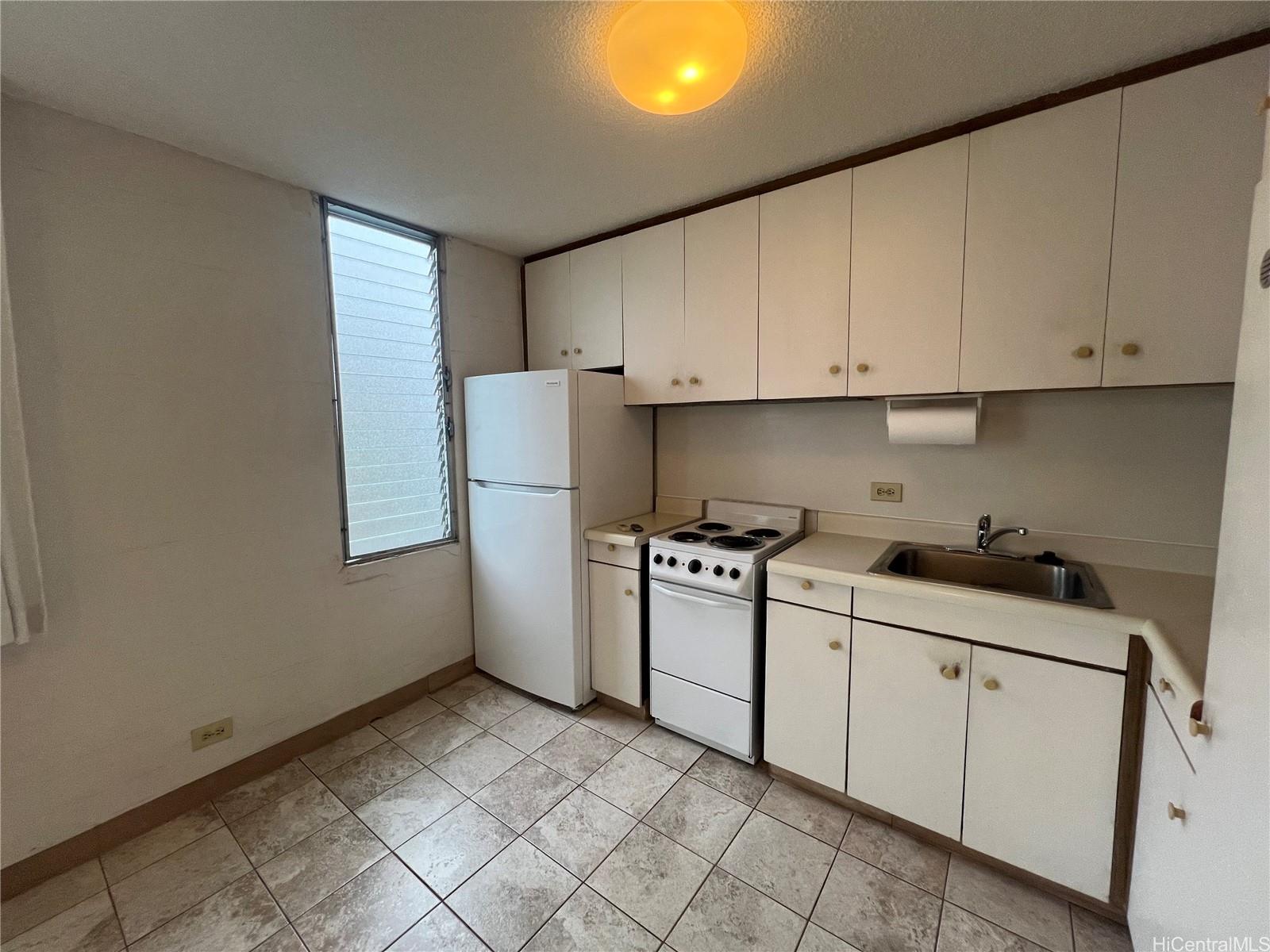 1545 Liona St Honolulu - Rental - photo 4 of 9