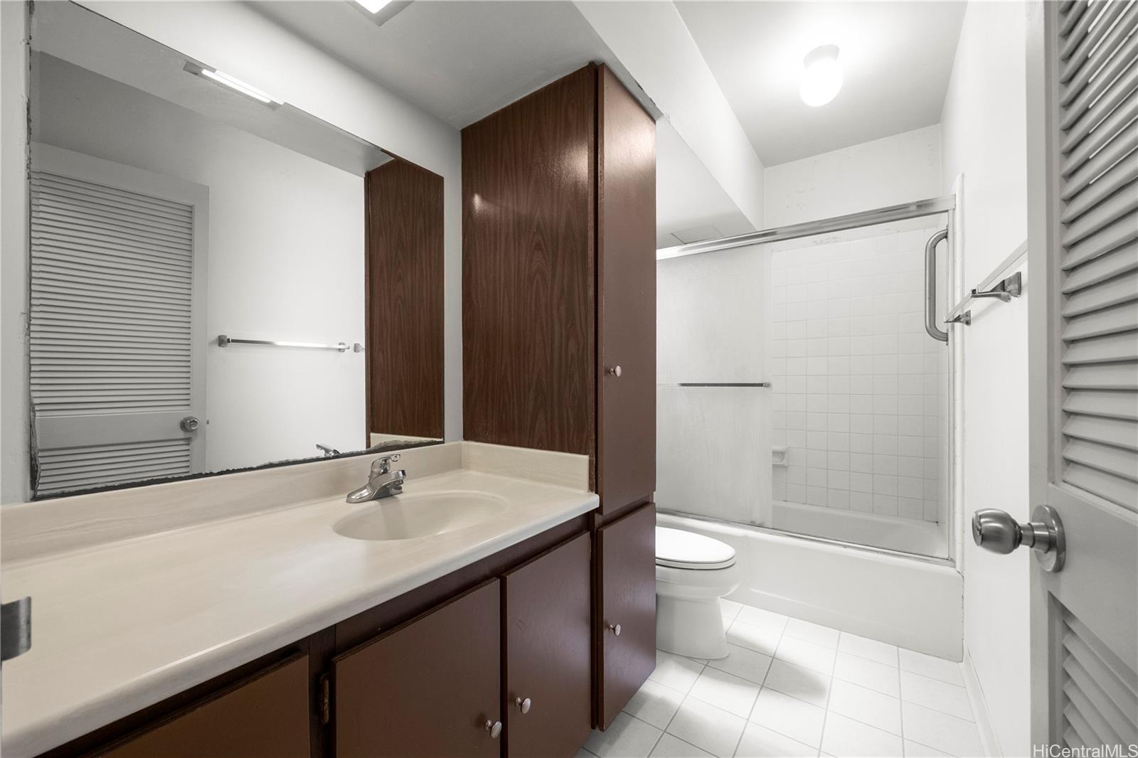 Anga-Roa condo # 703, Honolulu, Hawaii - photo 18 of 25