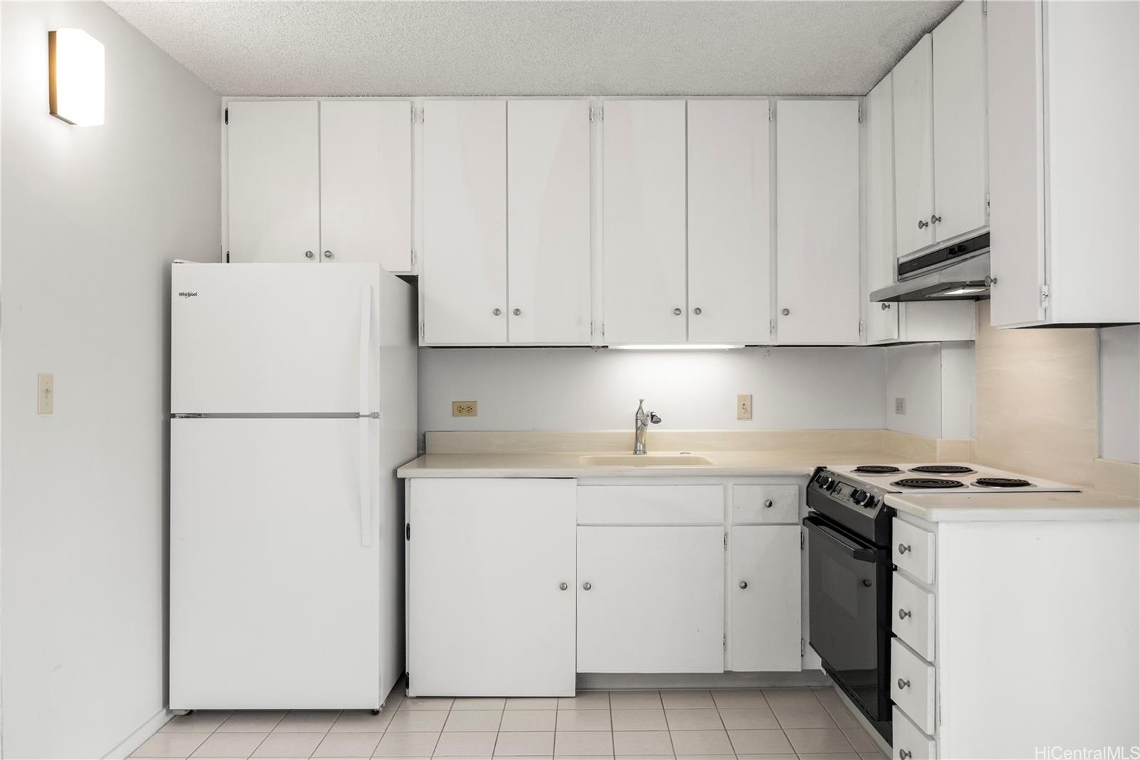 Anga-Roa condo # 703, Honolulu, Hawaii - photo 5 of 25