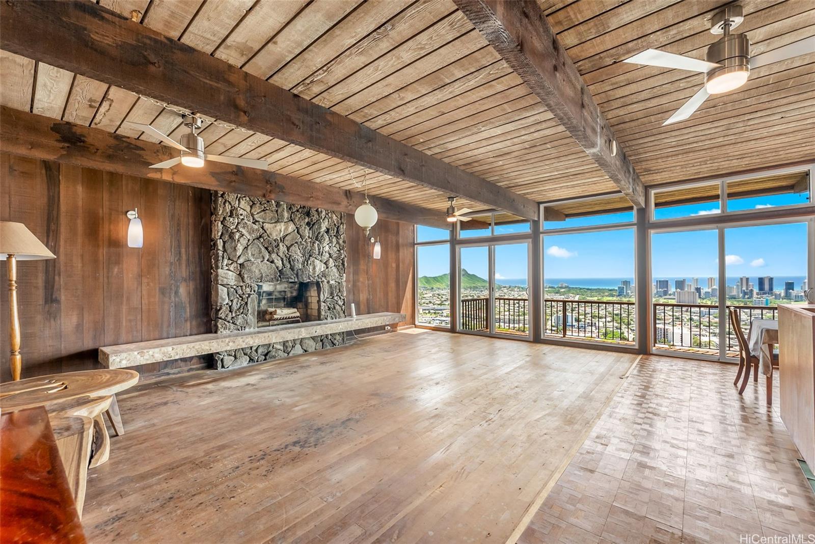 1546  Kanalui St St. Louis, Diamond Head home - photo 4 of 21