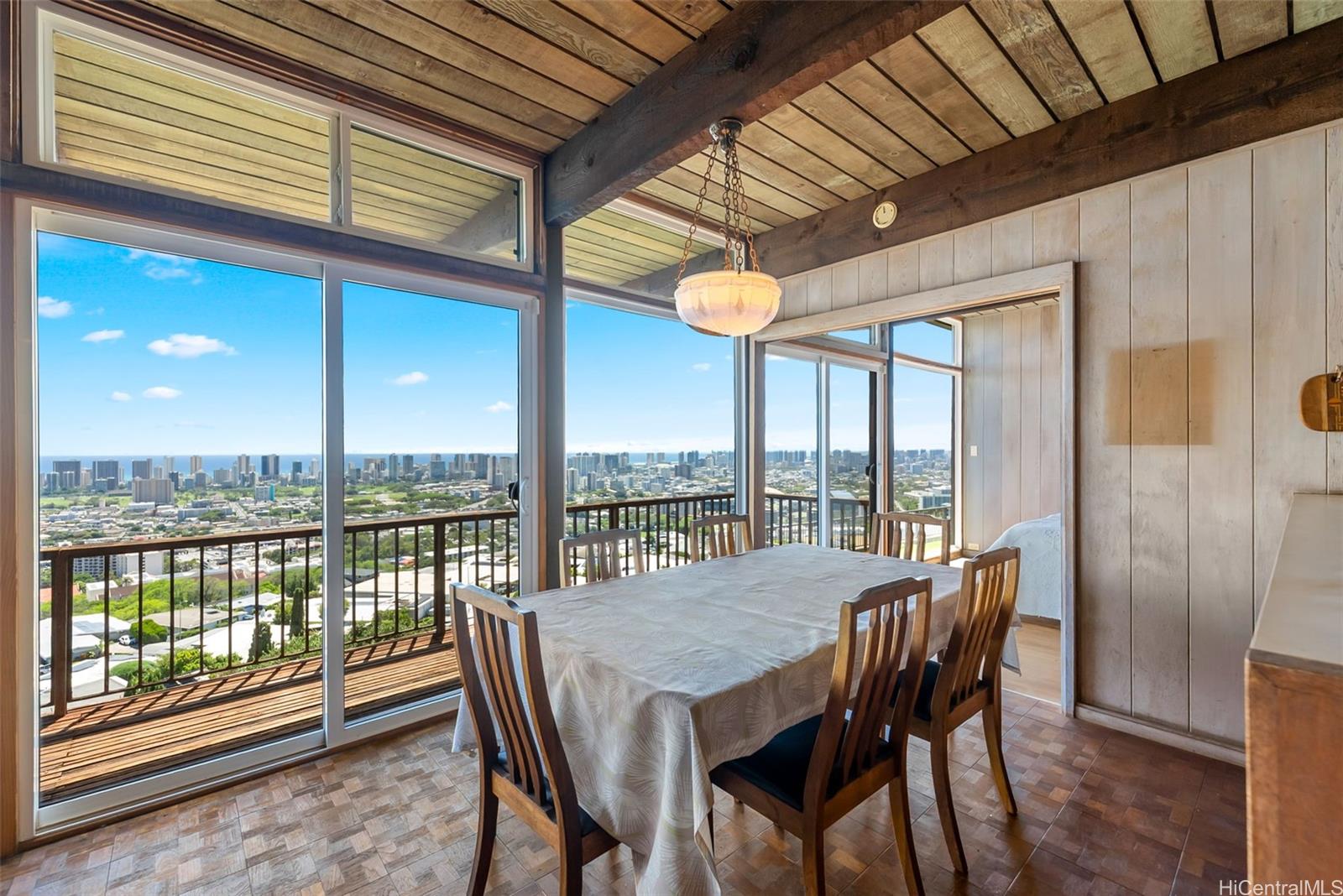 1546  Kanalui St St. Louis, Diamond Head home - photo 6 of 21