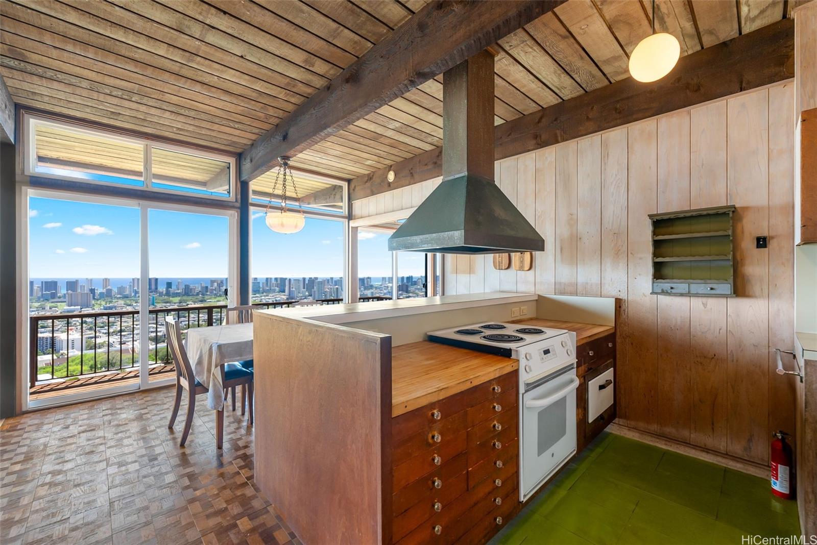 1546  Kanalui St St. Louis, Diamond Head home - photo 8 of 21