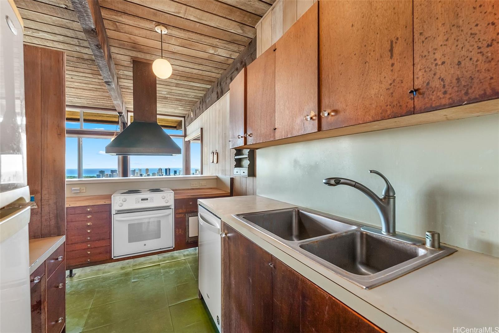 1546  Kanalui St St. Louis, Diamond Head home - photo 9 of 21