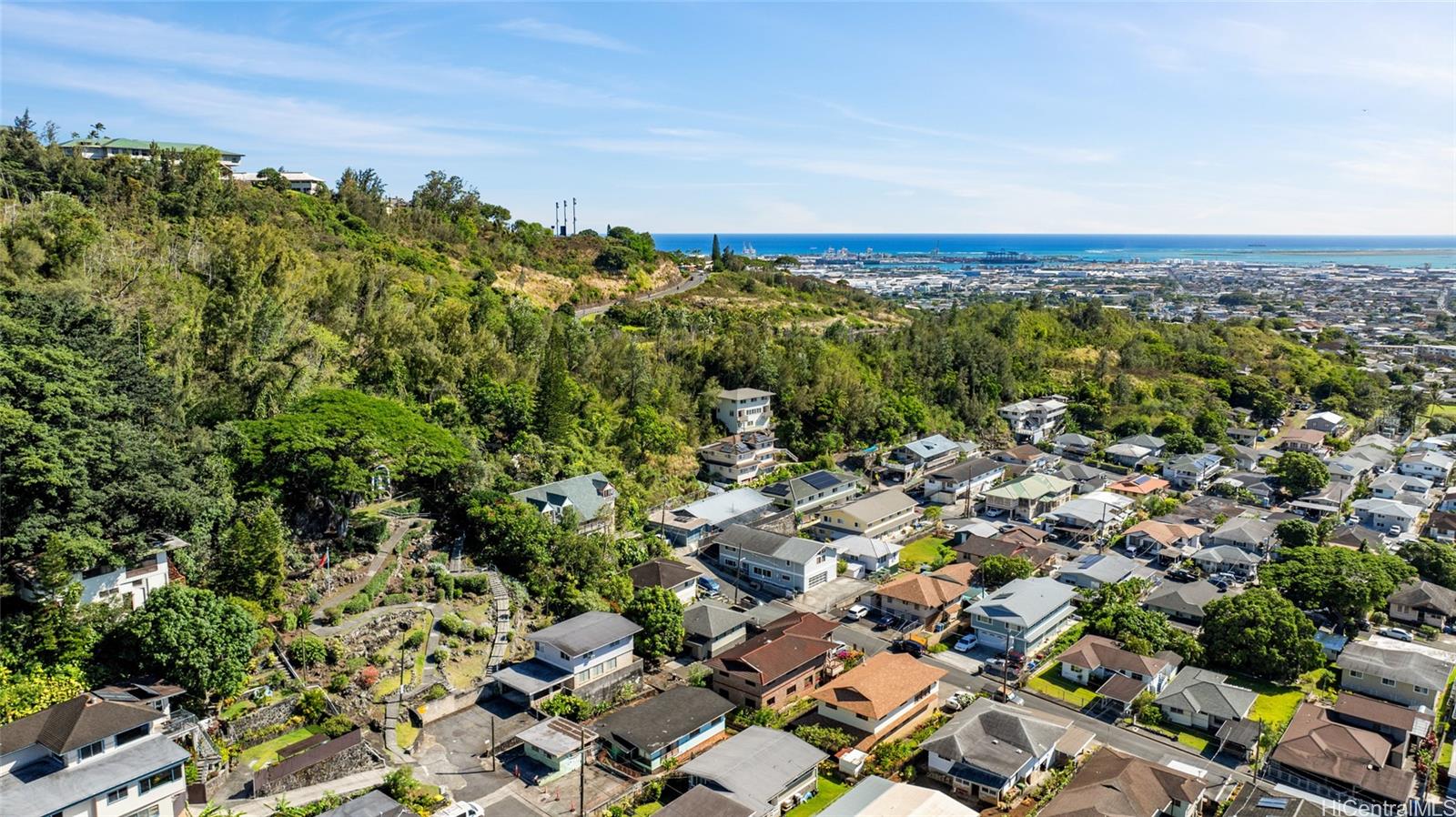 1546/1548  Lehua Street Kalihi-upper, Honolulu home - photo 12 of 15