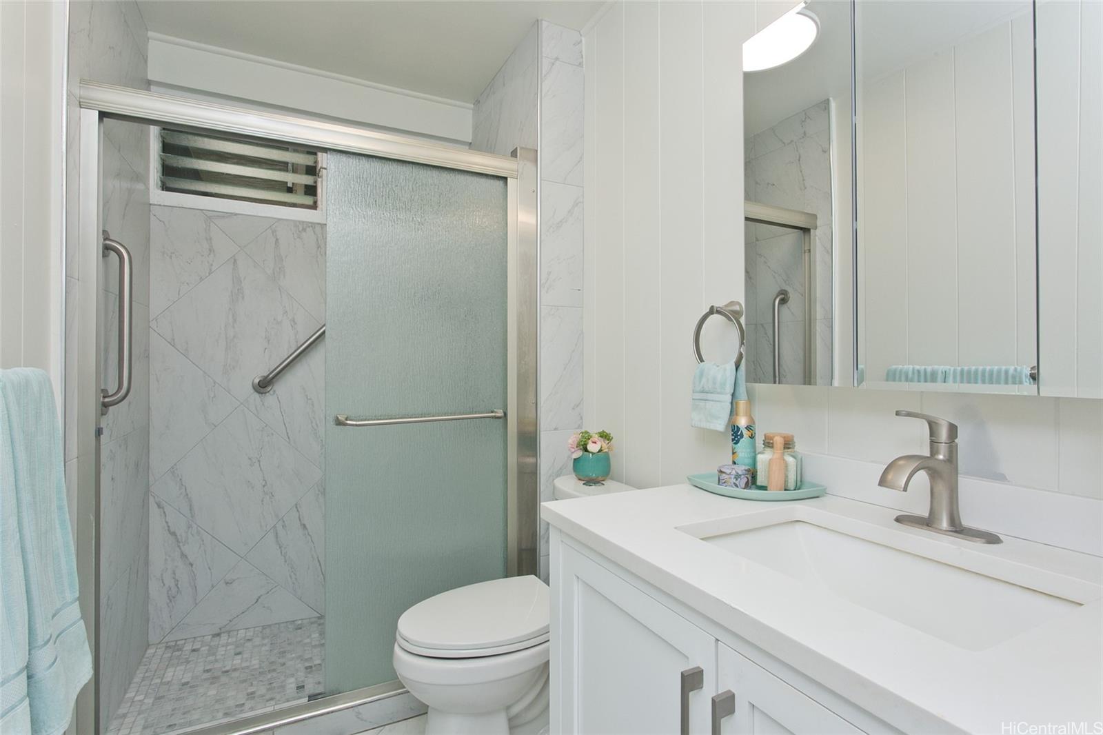 1547  Ala Aolani Street Moanalua Valley, Honolulu home - photo 11 of 24