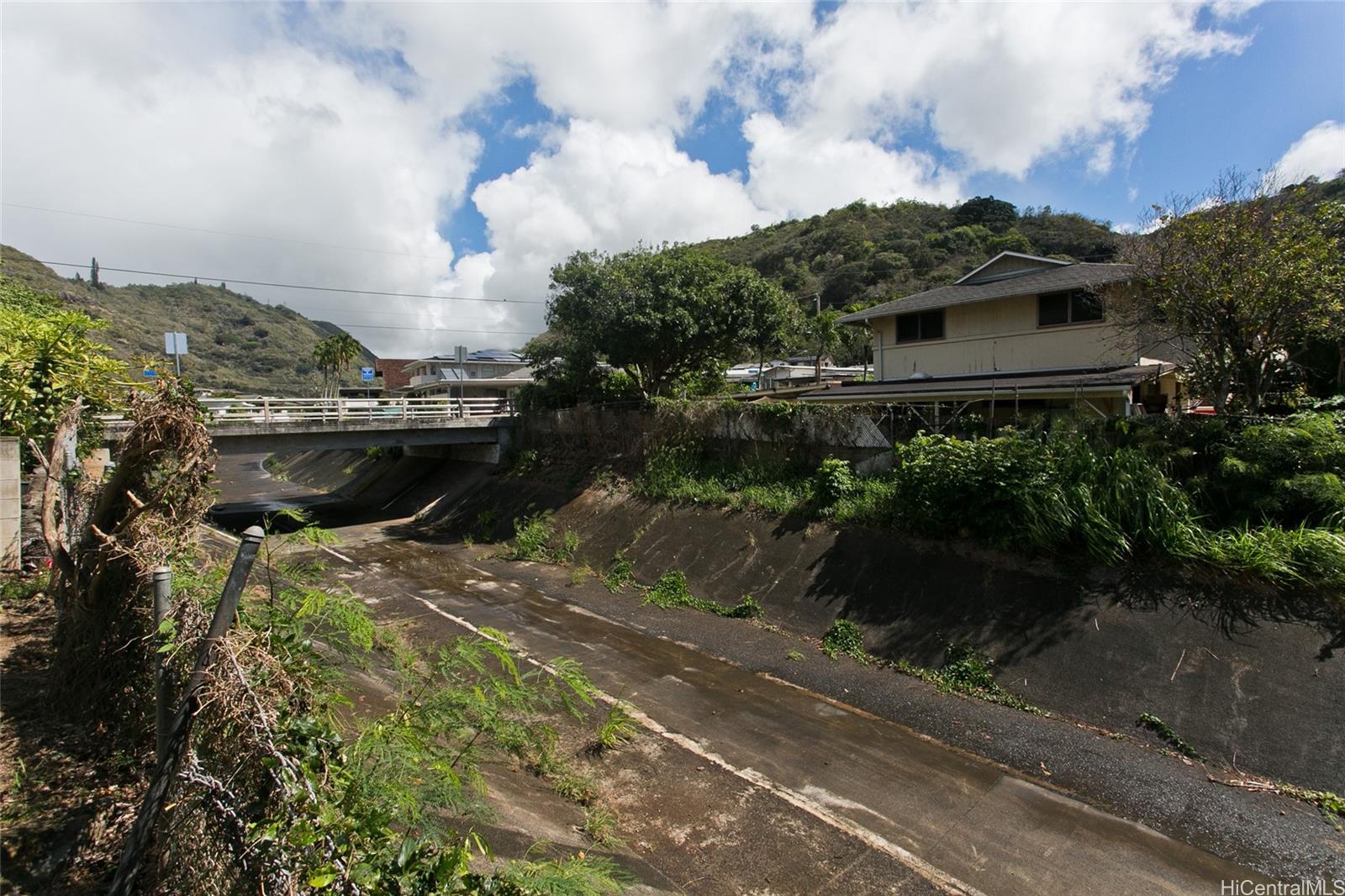 1547  Ala Aolani Street Moanalua Valley, Honolulu home - photo 20 of 24