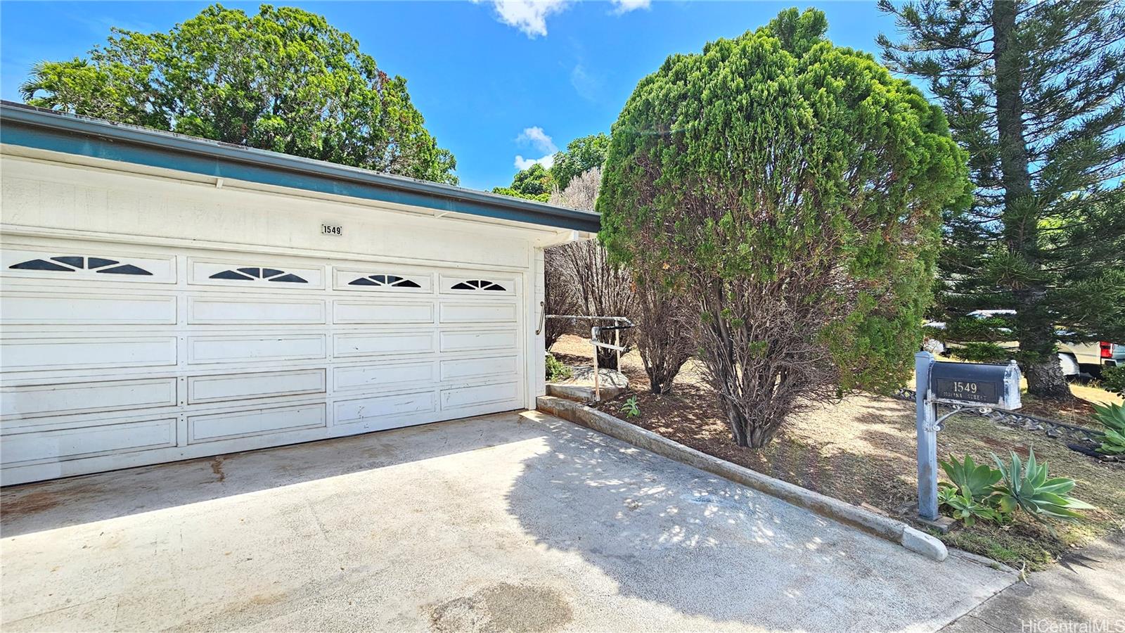 1549  Molina Street Foster Village, PearlCity home - photo 3 of 25