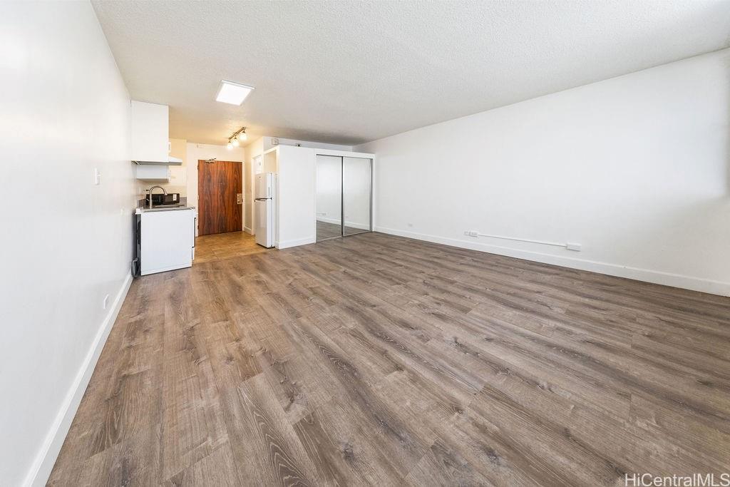 Rycroft Terrace condo # 212, Honolulu, Hawaii - photo 2 of 11