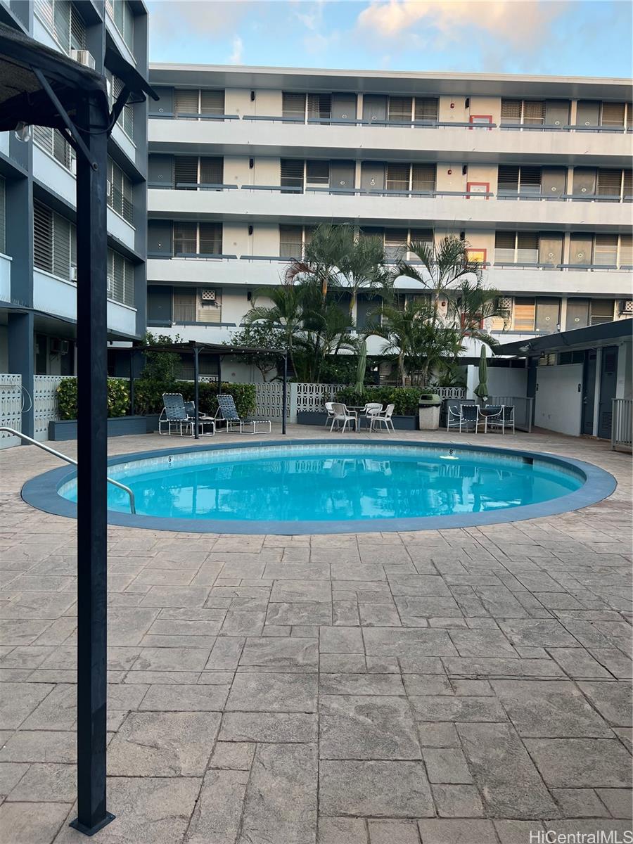 Rycroft Terrace condo # 418, Honolulu, Hawaii - photo 2 of 11