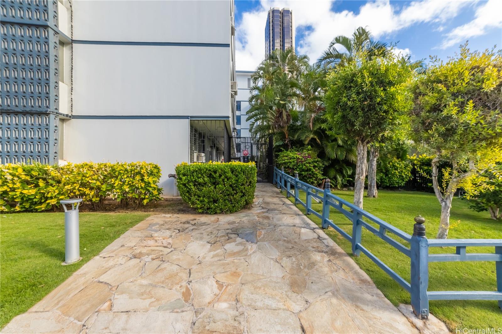 Rycroft Terrace condo # 531, Honolulu, Hawaii - photo 22 of 24