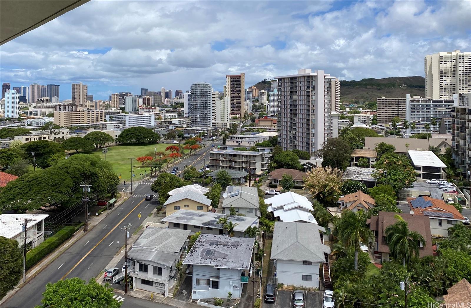 Punahou Gardens Apts condo # 1304, Honolulu, Hawaii - photo 3 of 21