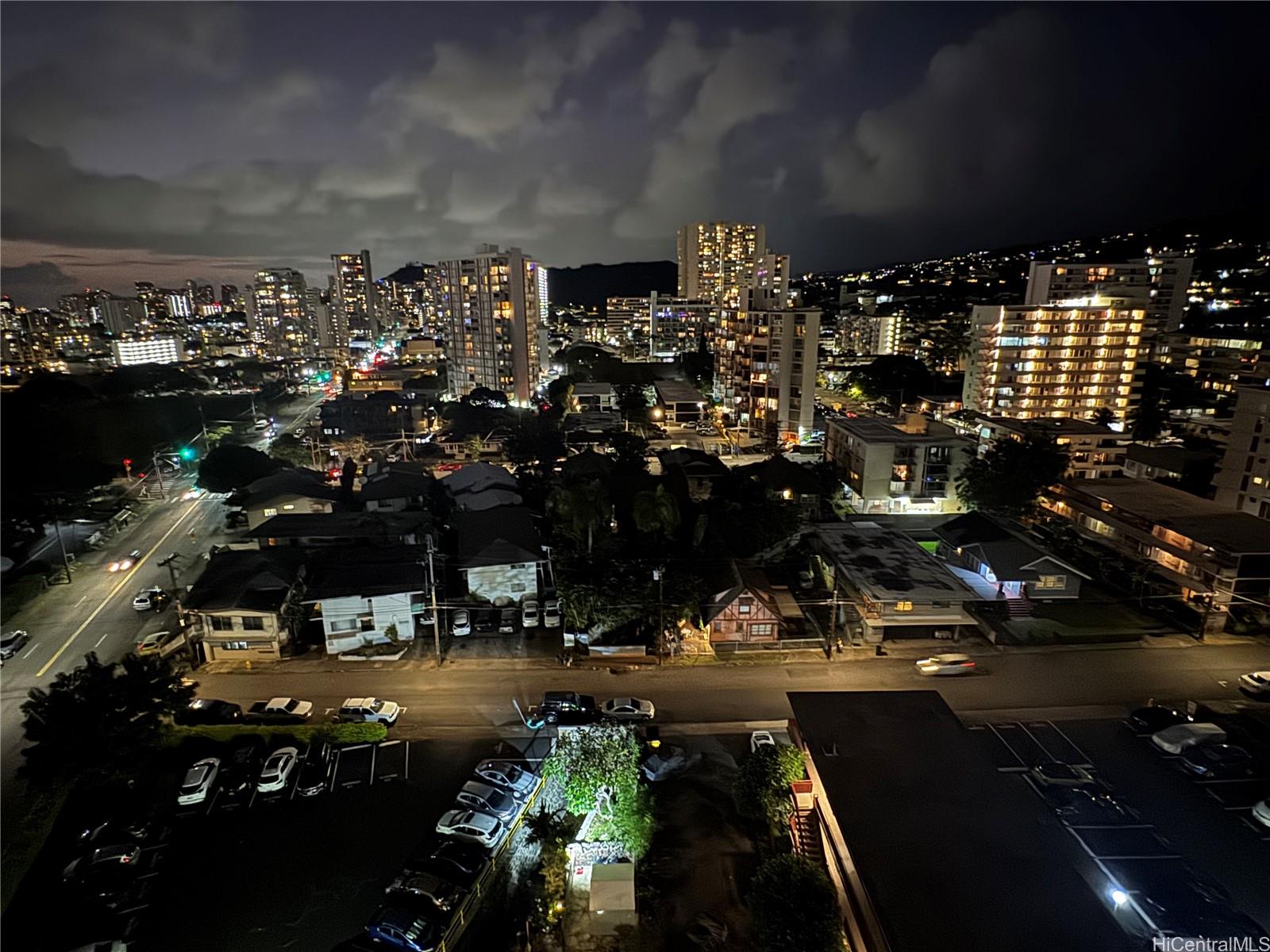 Punahou Gardens Apts condo # 1304, Honolulu, Hawaii - photo 4 of 25