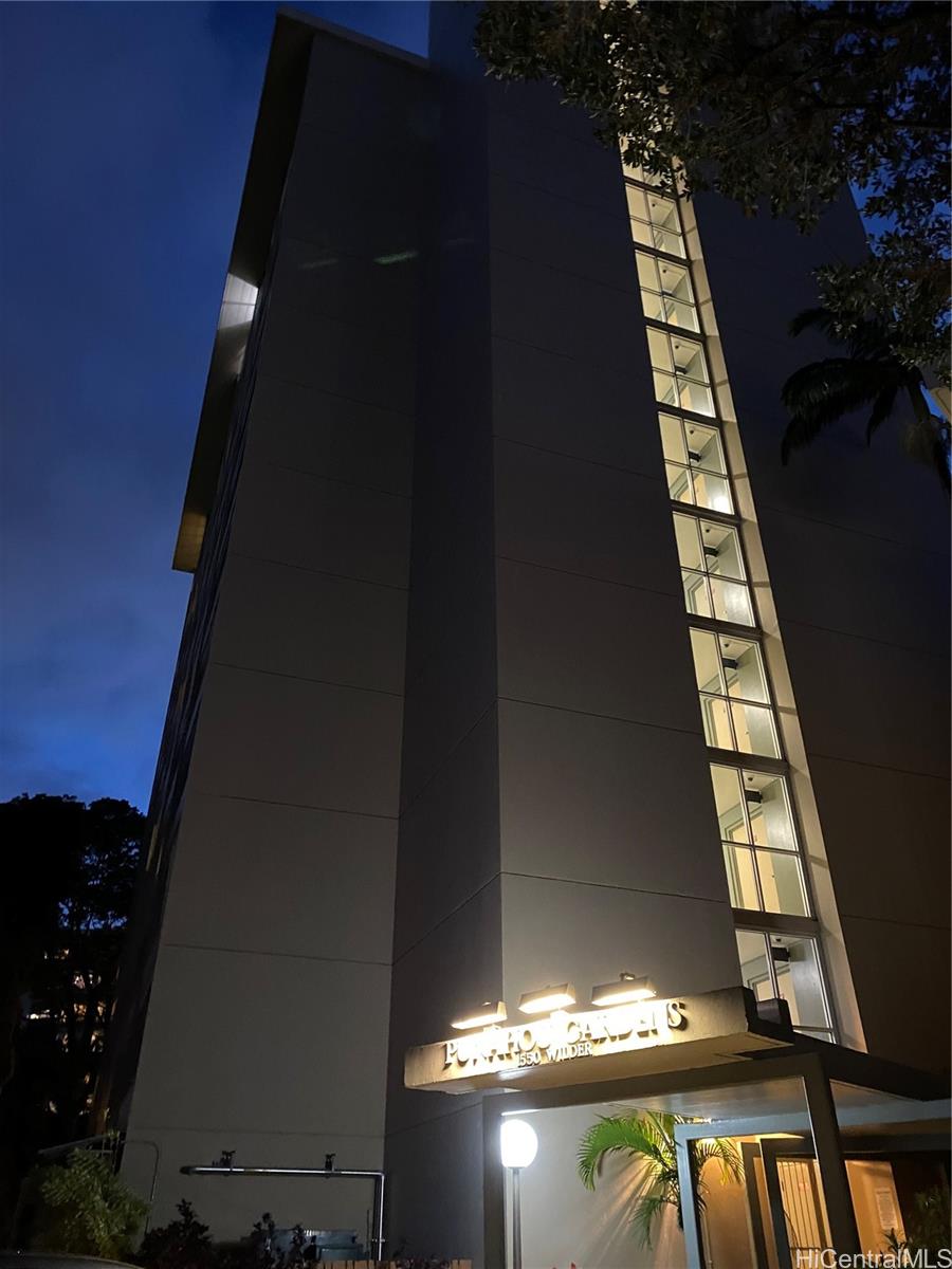 Punahou Gardens Apts condo # 1304, Honolulu, Hawaii - photo 5 of 25