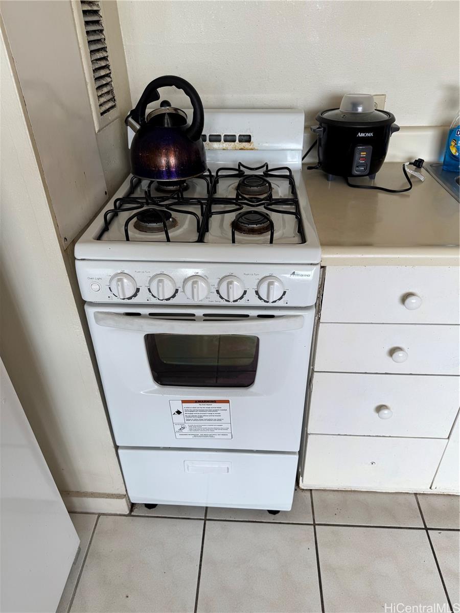 Punahou Gardens Apts condo # 1304, Honolulu, Hawaii - photo 9 of 22