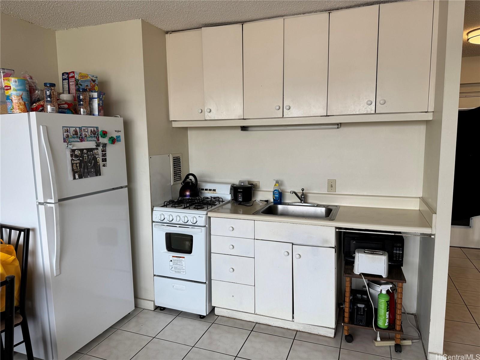 Punahou Gardens Apts condo # 1304, Honolulu, Hawaii - photo 10 of 22