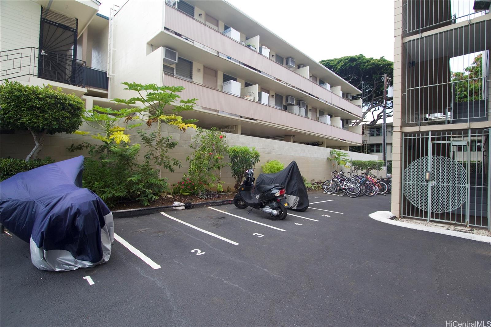 Punahou Gardens Apts condo # A207, Honolulu, Hawaii - photo 6 of 7