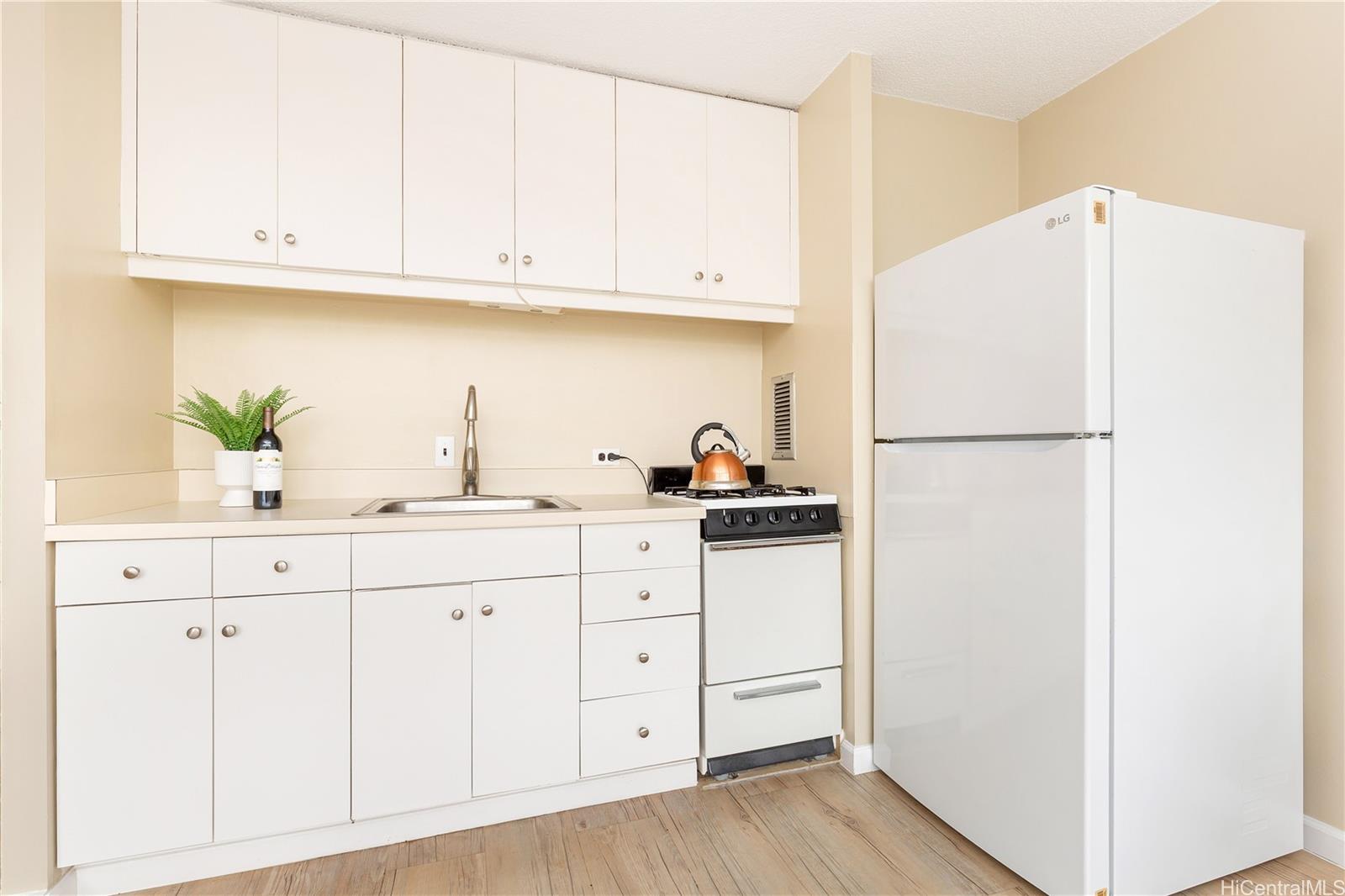 Punahou Gardens Apts condo # A301, Honolulu, Hawaii - photo 9 of 17