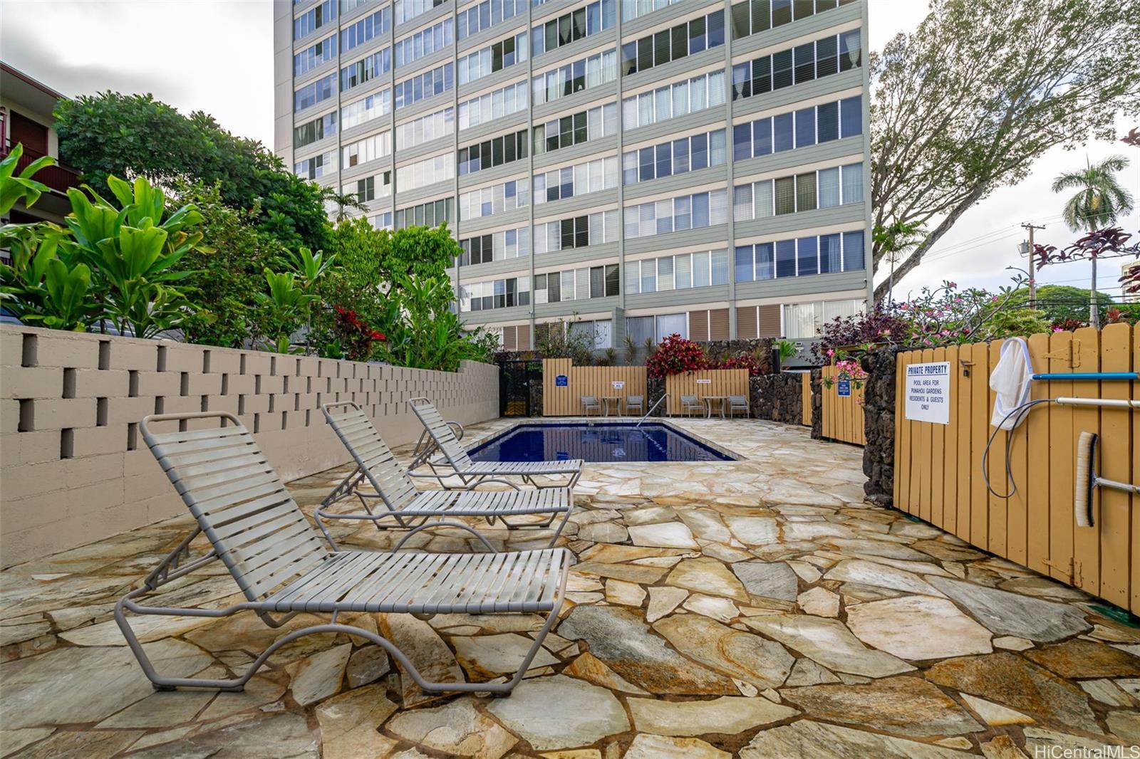 Punahou Gardens Apts condo # A804, Honolulu, Hawaii - photo 23 of 25