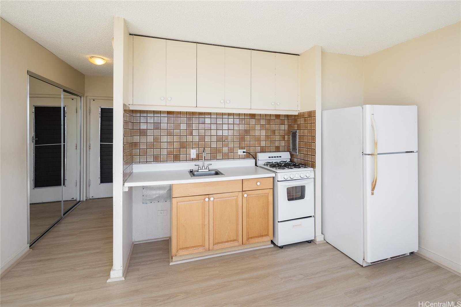 Punahou Gardens Apts condo # A913, Honolulu, Hawaii - photo 2 of 10