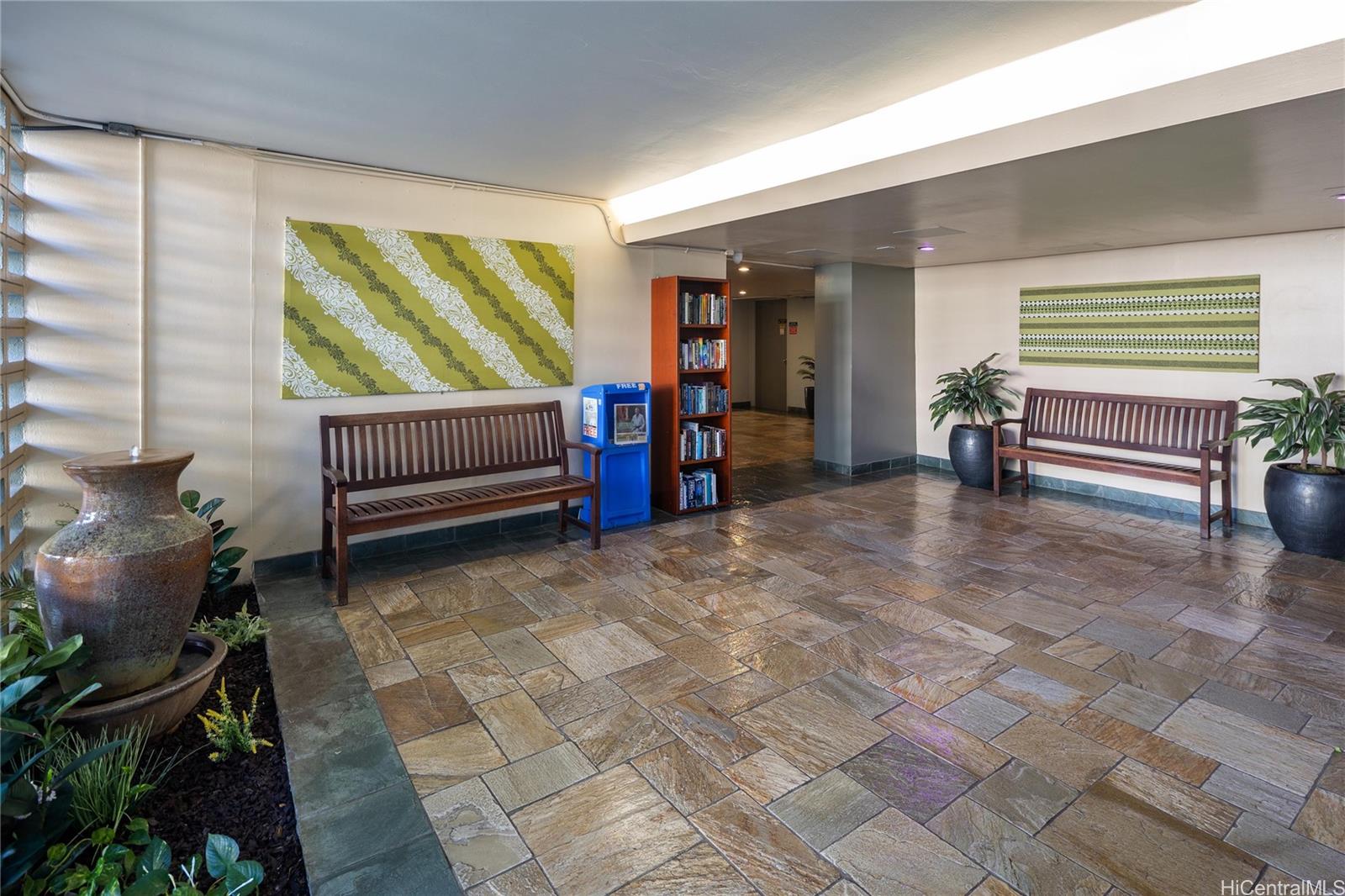 Punahou Gardens Apts condo # A913, Honolulu, Hawaii - photo 8 of 10