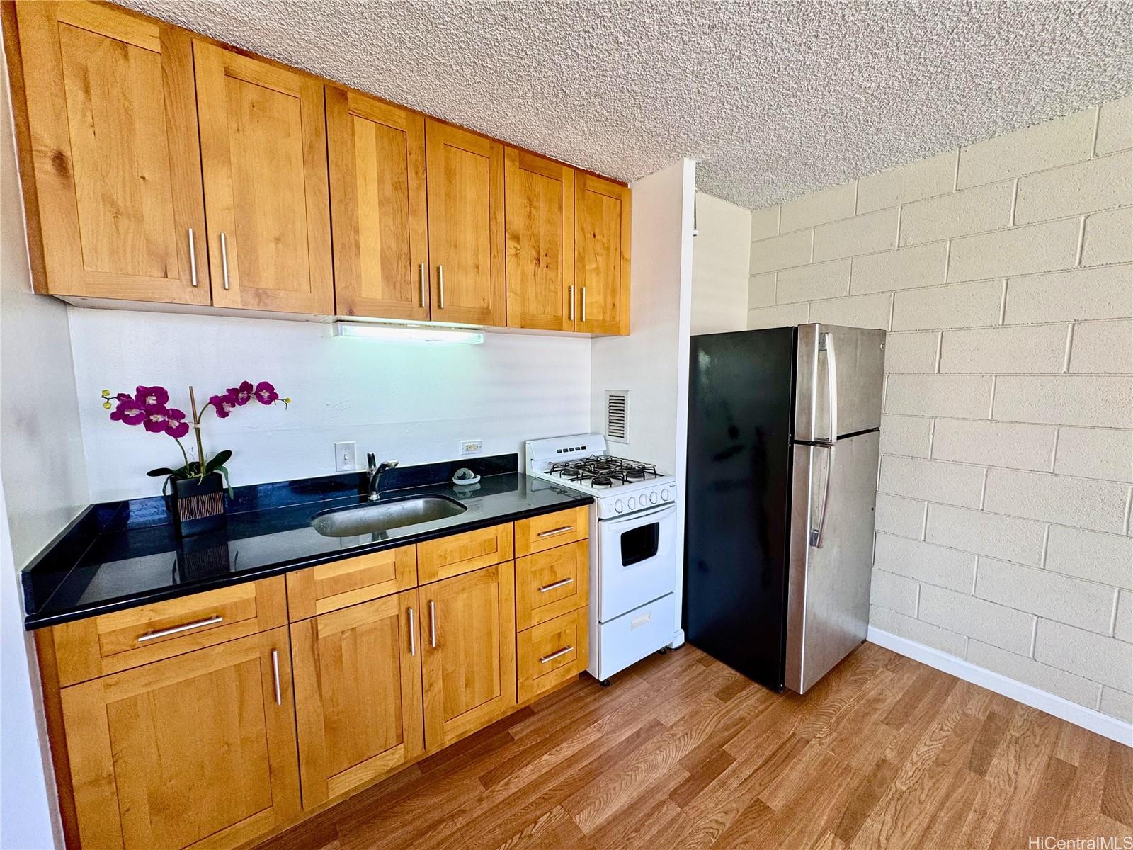 Punahou Gardens Apts condo # B403, Honolulu, Hawaii - photo 4 of 14