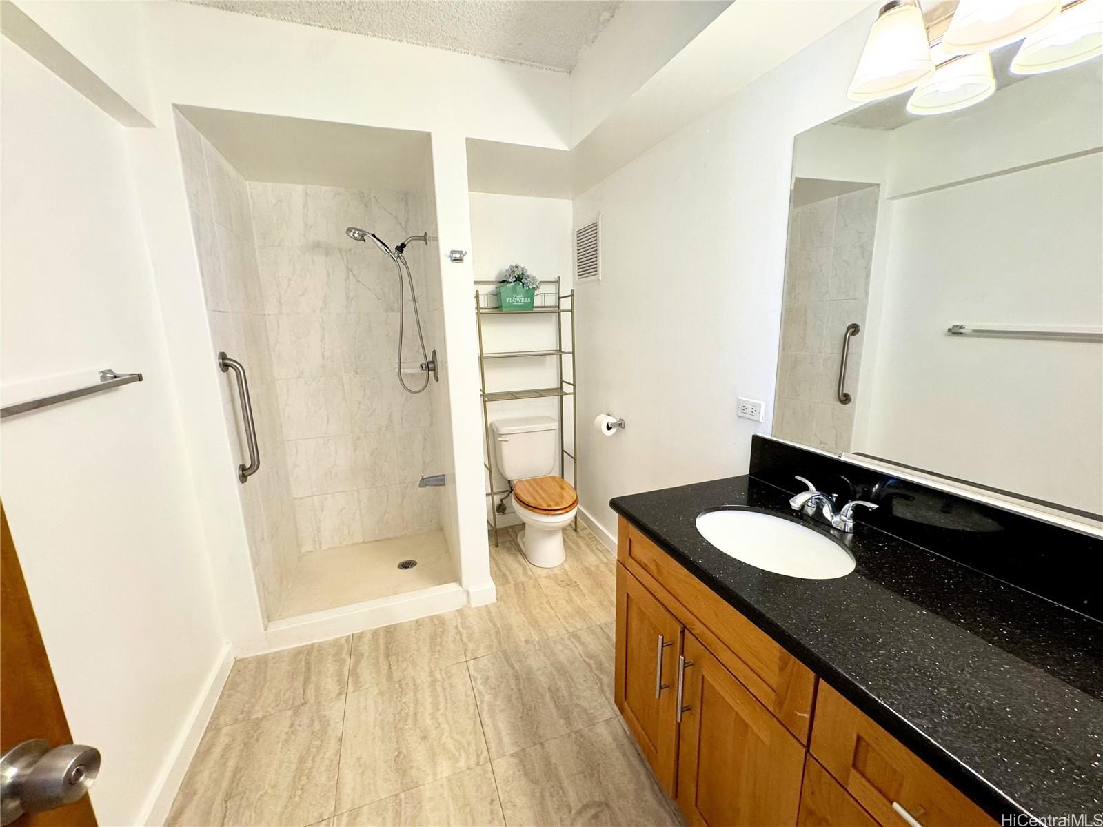 Punahou Gardens Apts condo # B403, Honolulu, Hawaii - photo 8 of 14