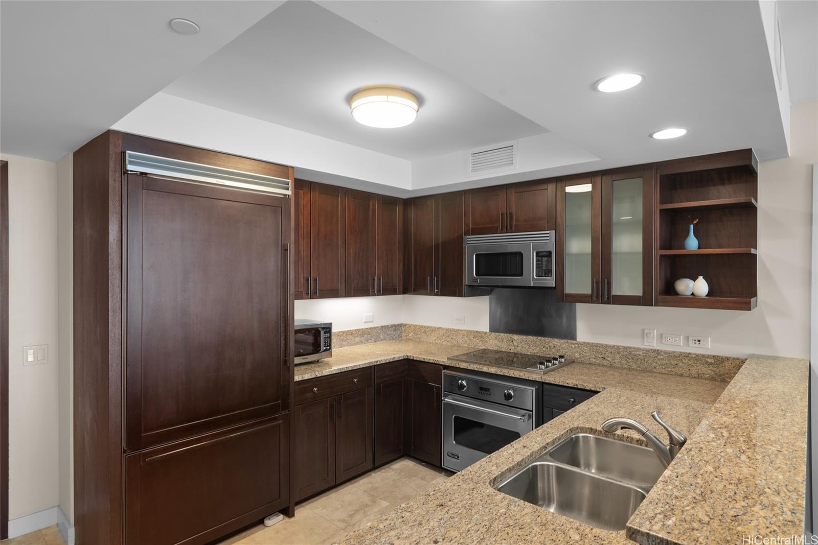 The Watermark condo # 1003, Honolulu, Hawaii - photo 2 of 24