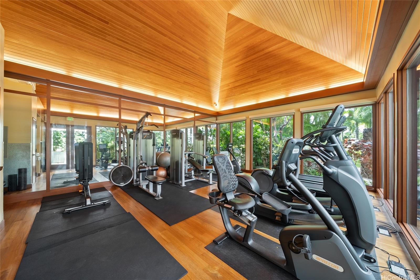 The Watermark condo # 1003, Honolulu, Hawaii - photo 24 of 24