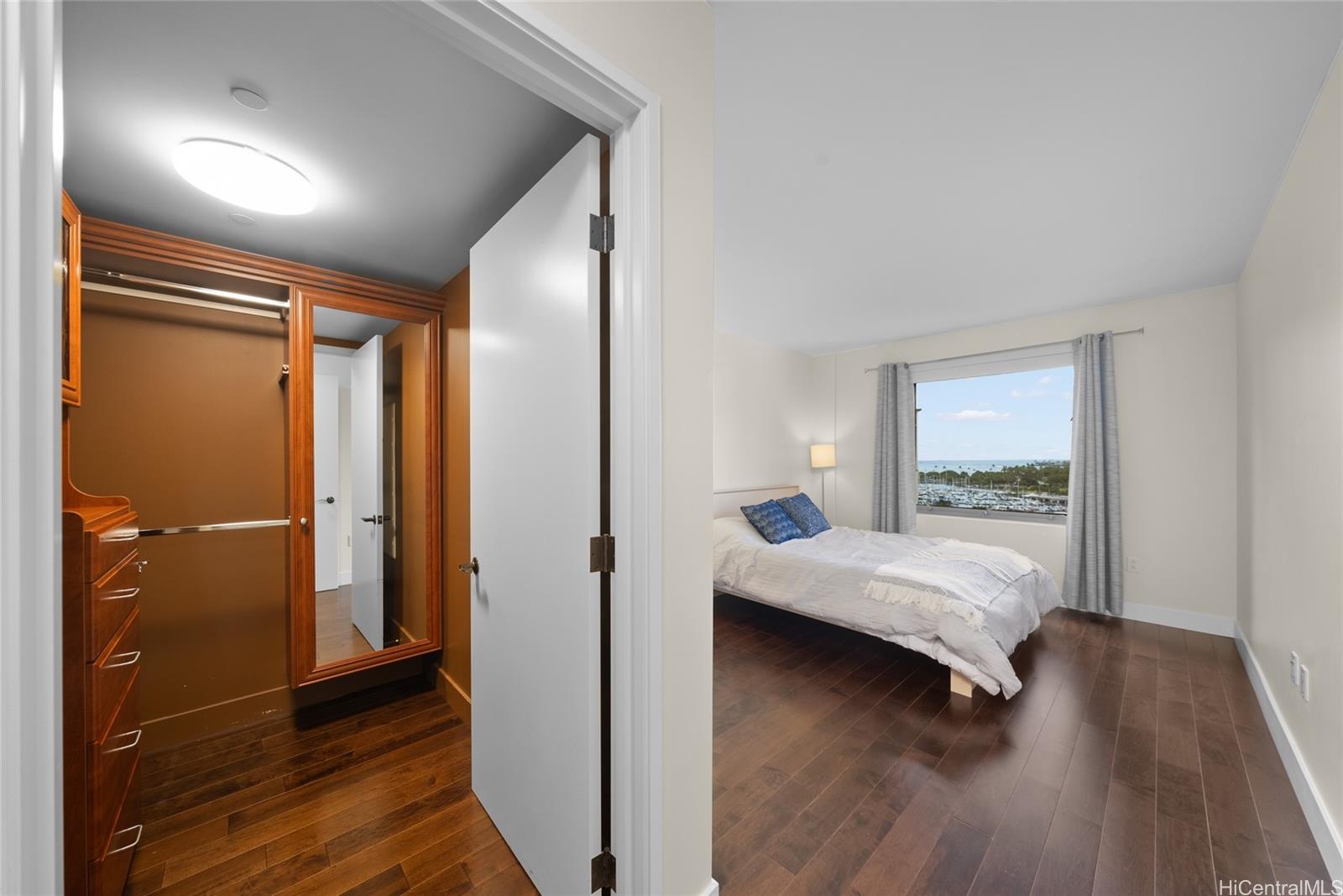 The Watermark condo # 1003, Honolulu, Hawaii - photo 6 of 24