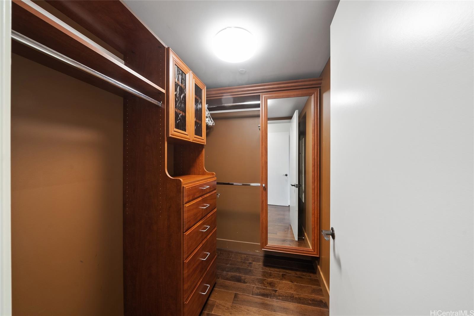 The Watermark condo # 1003, Honolulu, Hawaii - photo 8 of 24