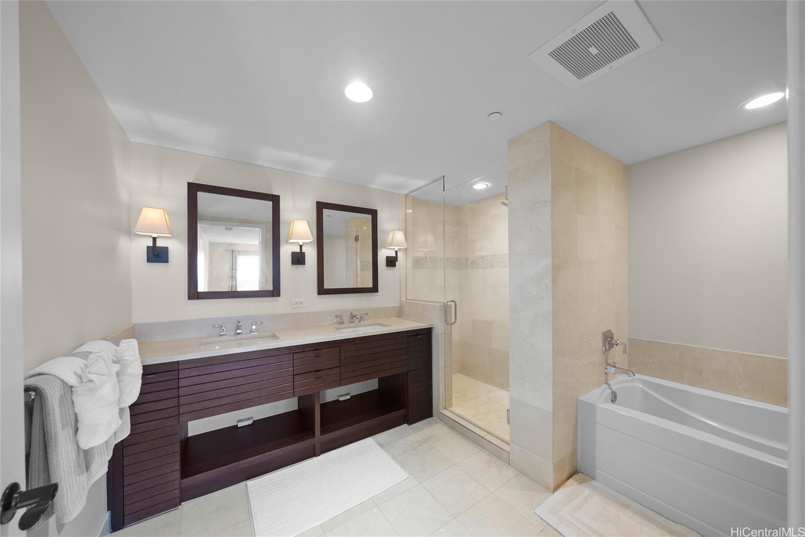 The Watermark condo # 1003, Honolulu, Hawaii - photo 9 of 24