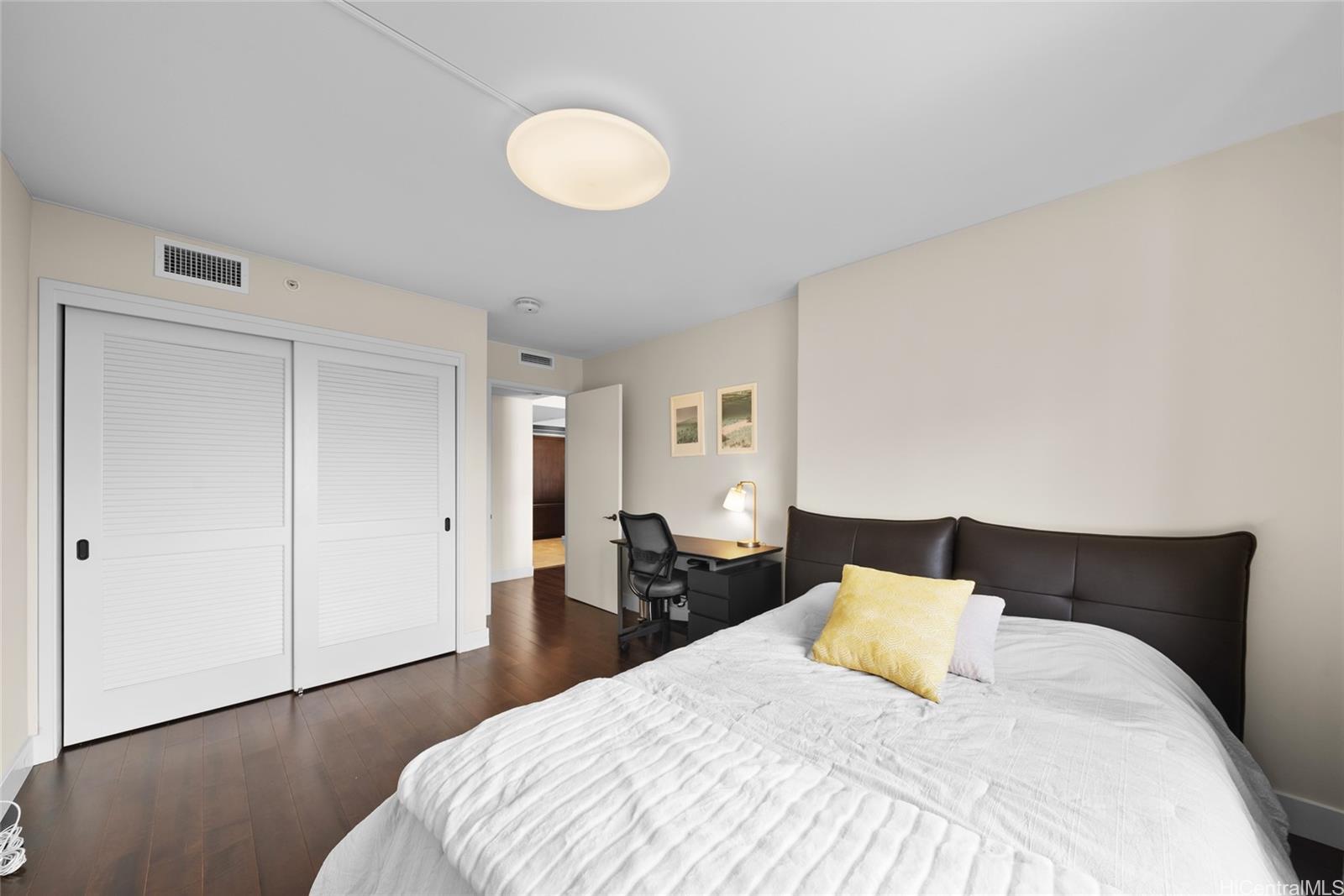 The Watermark condo # 1003, Honolulu, Hawaii - photo 12 of 24