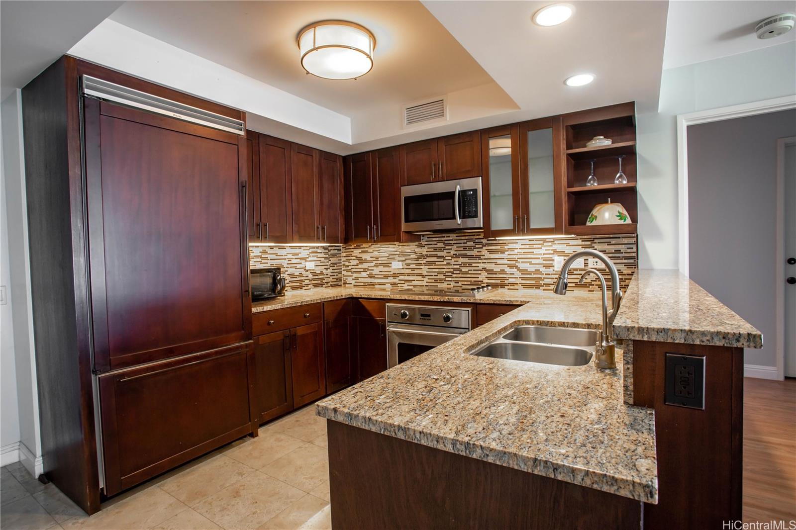 The Watermark condo # 1103, Honolulu, Hawaii - photo 2 of 25