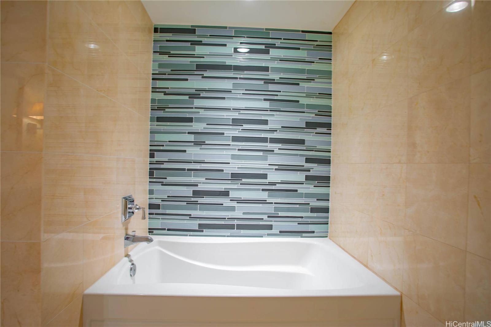 The Watermark condo # 1103, Honolulu, Hawaii - photo 8 of 25