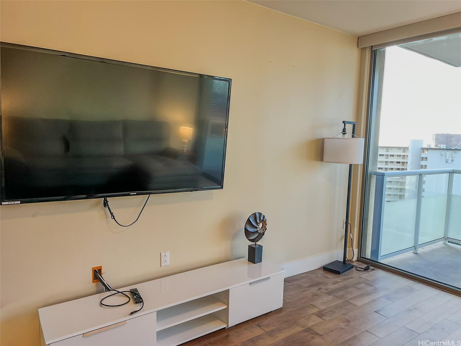 The Watermark condo # 1603, Honolulu, Hawaii - photo 4 of 14