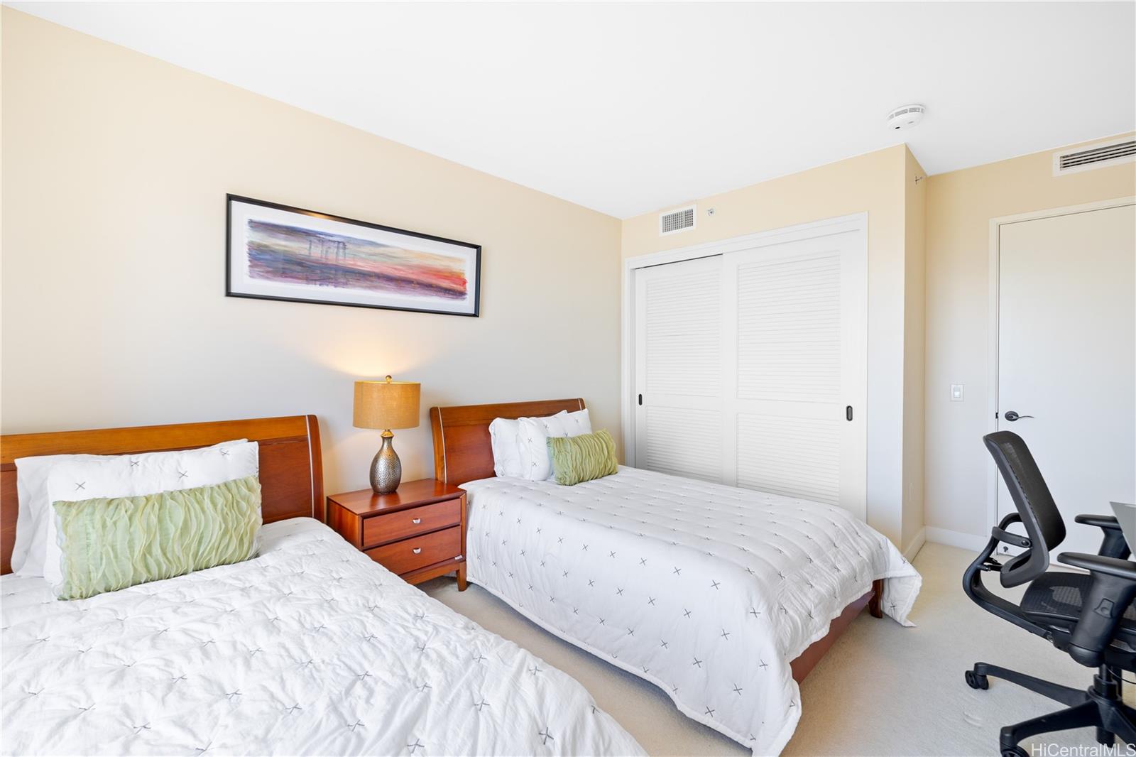 The Watermark condo # 1603, Honolulu, Hawaii - photo 5 of 16