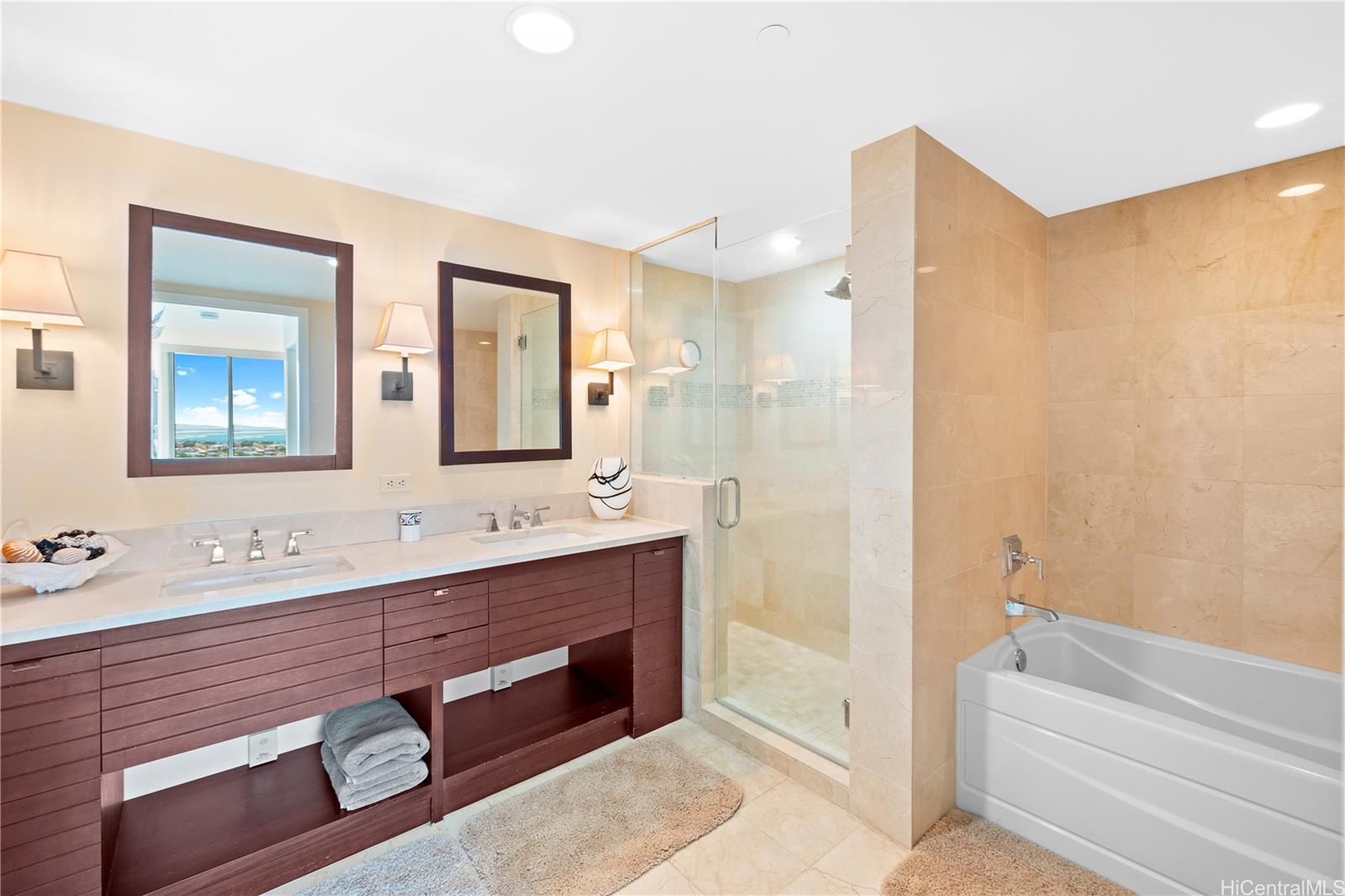 The Watermark condo # 1603, Honolulu, Hawaii - photo 6 of 16