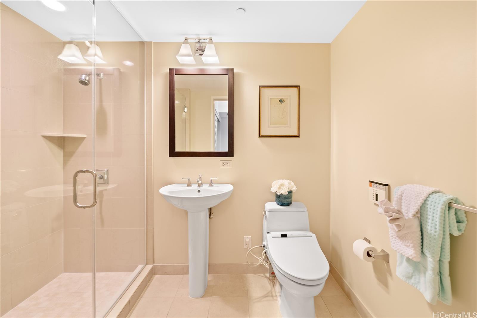 The Watermark condo # 1603, Honolulu, Hawaii - photo 8 of 16