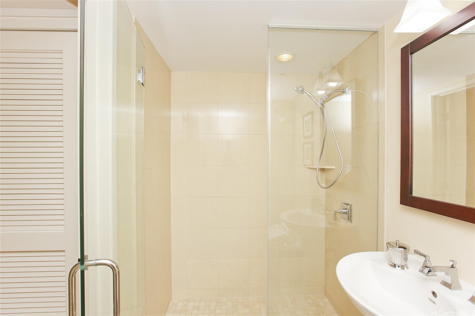 1551 Ala Wai Blvd Honolulu - Rental - photo 17 of 19