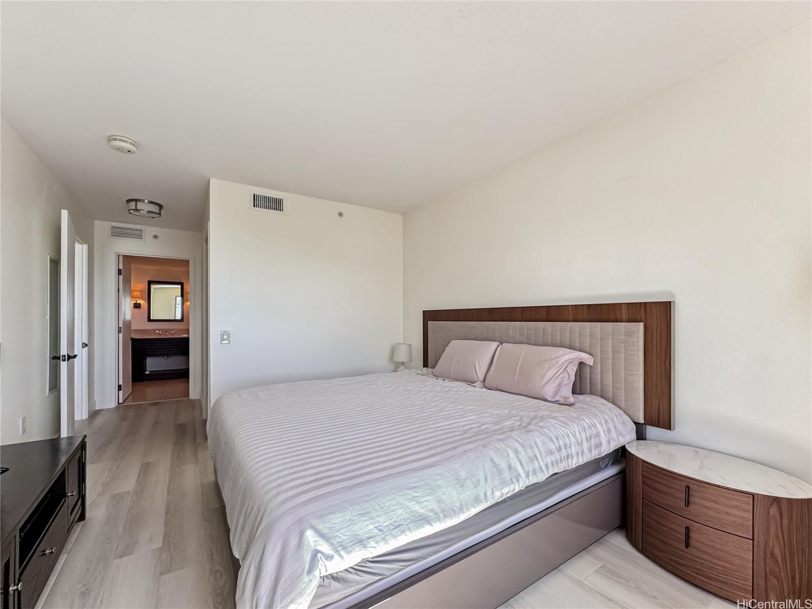 1551 Ala Wai Blvd Honolulu - Rental - photo 6 of 24