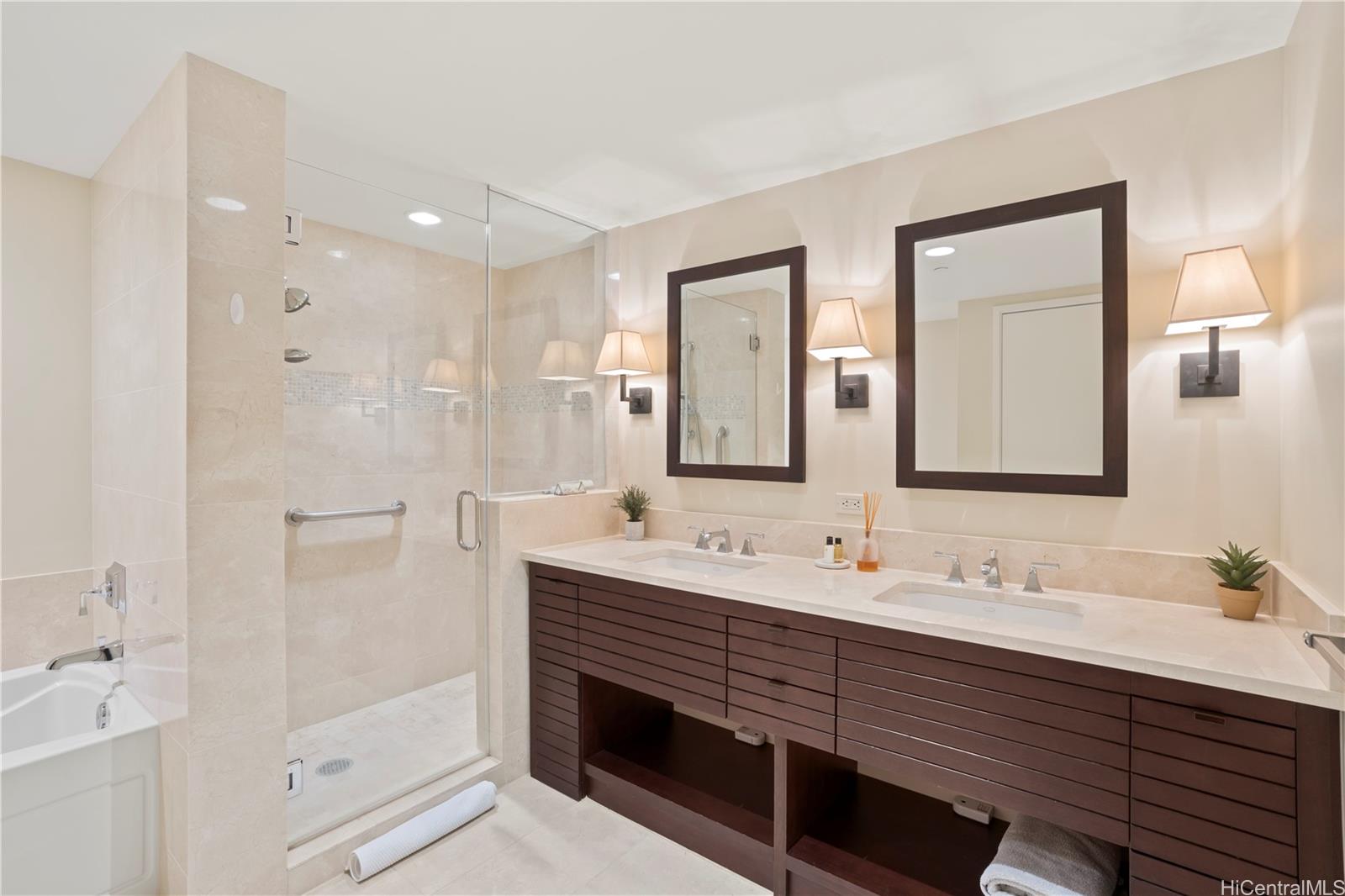 The Watermark condo # 2502, Honolulu, Hawaii - photo 11 of 18