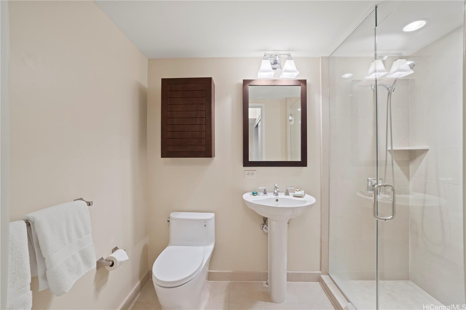 The Watermark condo # 2502, Honolulu, Hawaii - photo 13 of 18