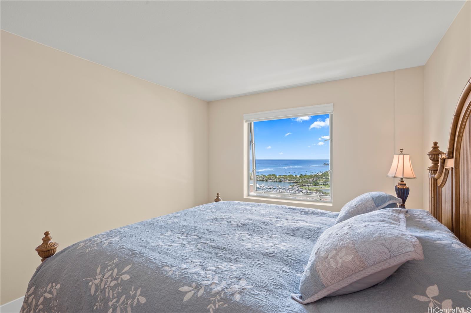 The Watermark condo # 2502, Honolulu, Hawaii - photo 9 of 18