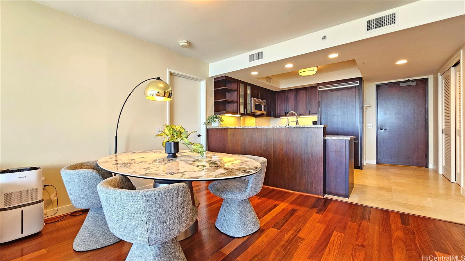 The Watermark condo # 3102, Honolulu, Hawaii - photo 5 of 25
