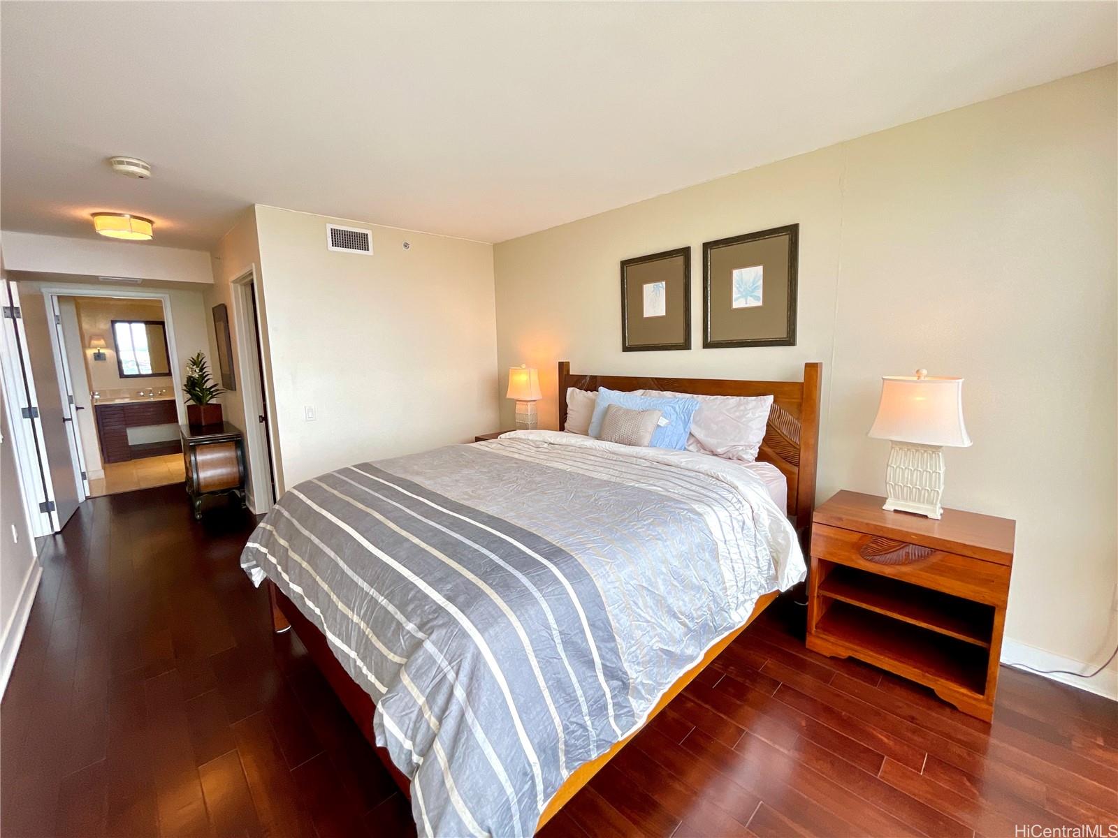 The Watermark condo # 3104, Honolulu, Hawaii - photo 4 of 20