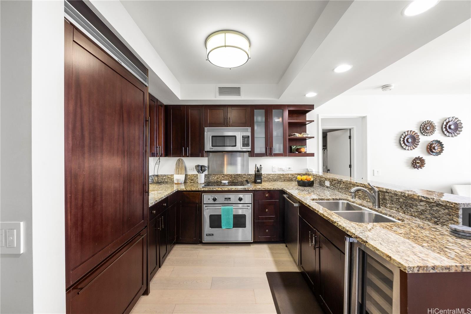 1551 Ala Wai Blvd Honolulu - Rental - photo 11 of 16