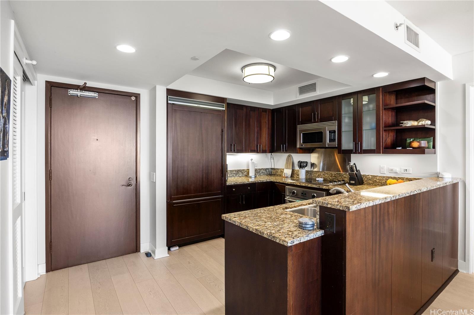 1551 Ala Wai Blvd Honolulu - Rental - photo 9 of 16