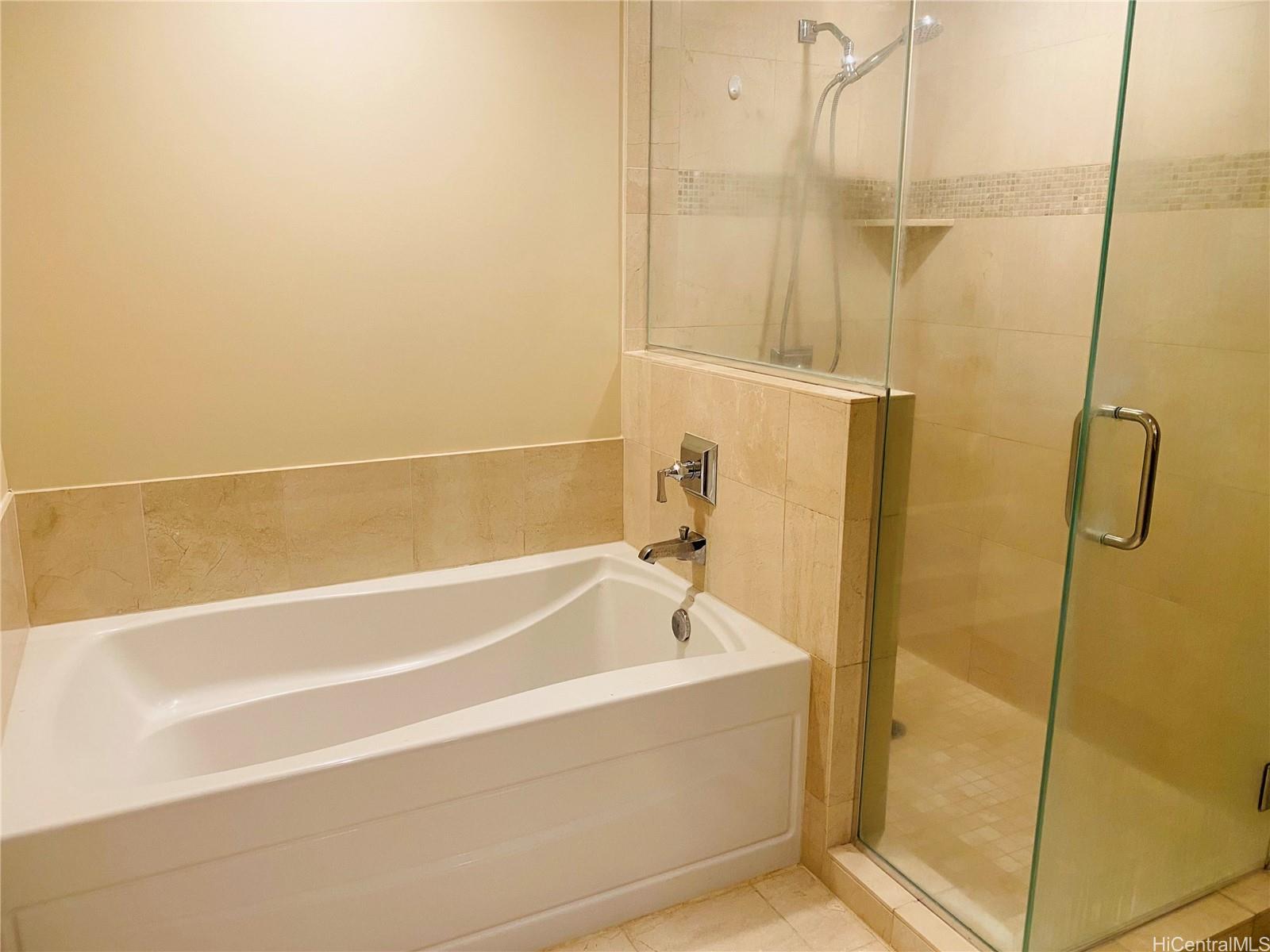 The Watermark condo # 401, Honolulu, Hawaii - photo 8 of 14